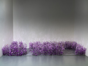 Nina Azoulay, La ballade d'Ariel, Jacquard, épingles, strass, LED, tissu PVC, molleton, tissu polyester, houzeaux, 2024.