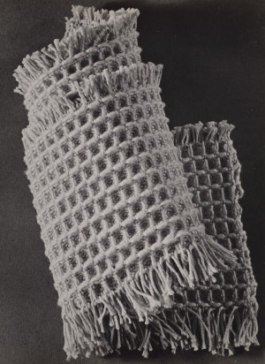 Otti Berger, couverture pour bébé, en matériau lavable, réalisé pour l’architecte Lindström, Stockholm, 1930-1944.