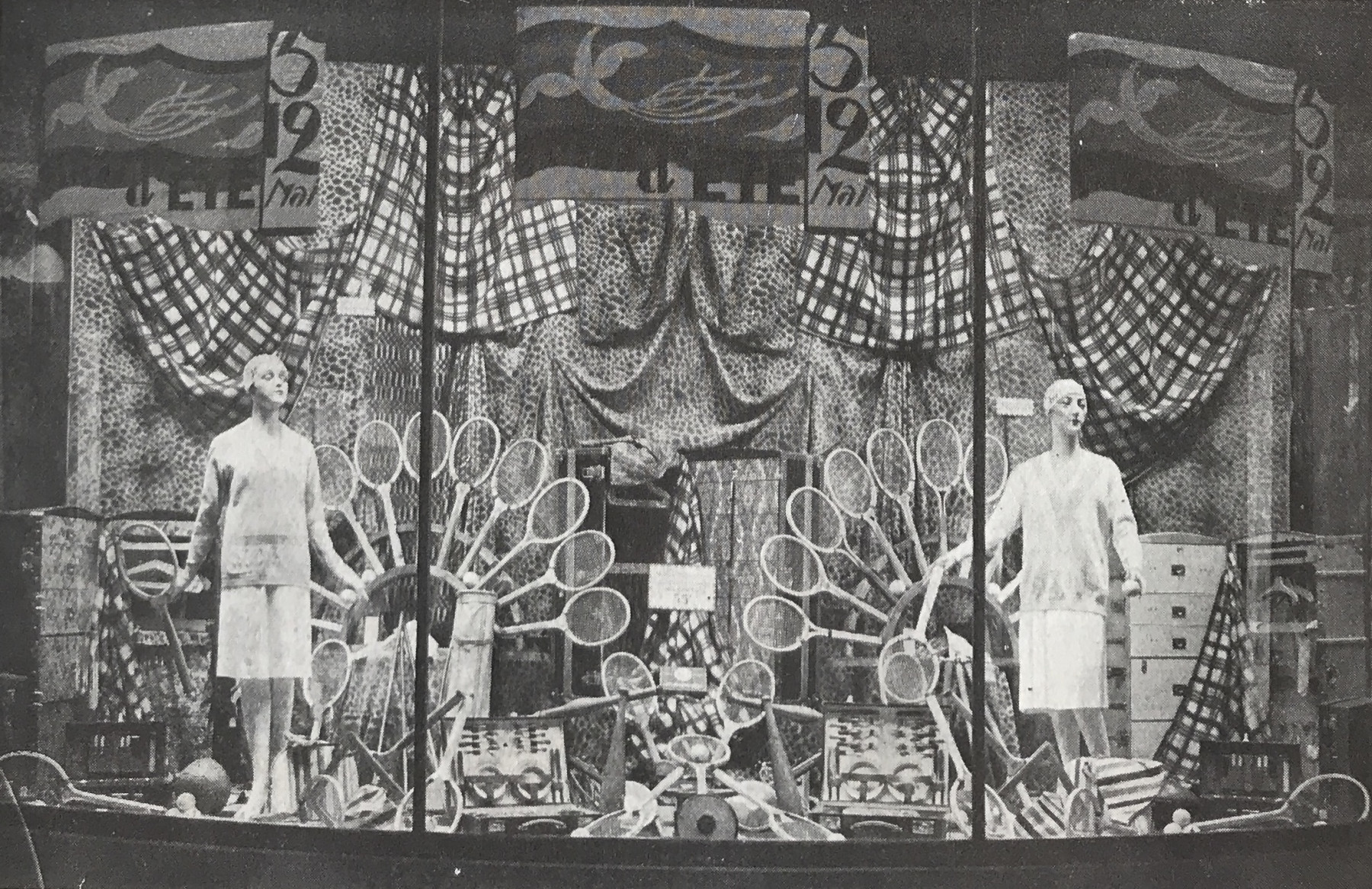 Étalage sportif des Magasins réunis