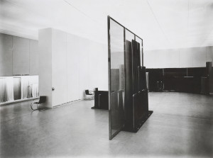 Studio photographique Williams & Meyer Co, vue intérieure de l’exposition de l’industrie textile allemande à l’Exposition internationale de Barcelone, 1929-1930.